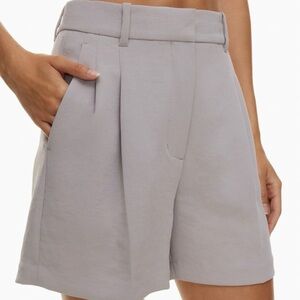 Aritzia Wilfred Effortless high-rise shorts. 🩶